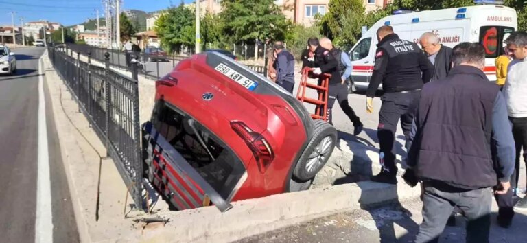 burdurda otomobil kanalina dustu 1 yarali njP3Wj3u.jpg