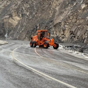 hakkaride yagmur su birikintilerine neden oldu PvszhYiJ.jpg
