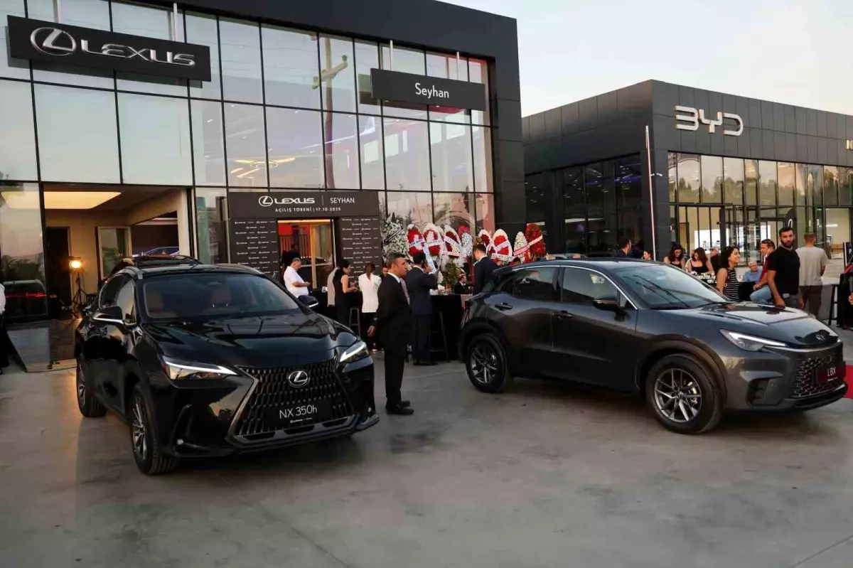 lexus adana showroomunu acti XTxPwrwN.jpg