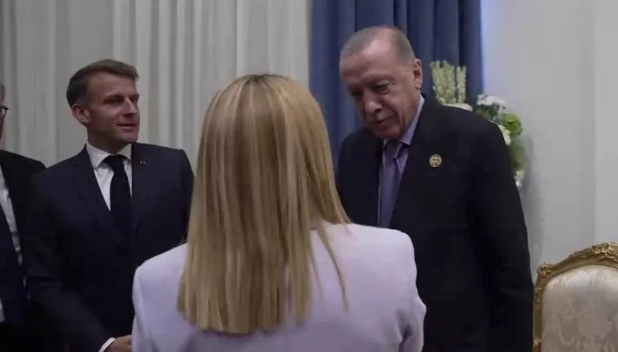 zirveye damga vuran diyalog dunya basininda trumpin gecikmesi neselerini bozmadi cU5T4cga.jpg
