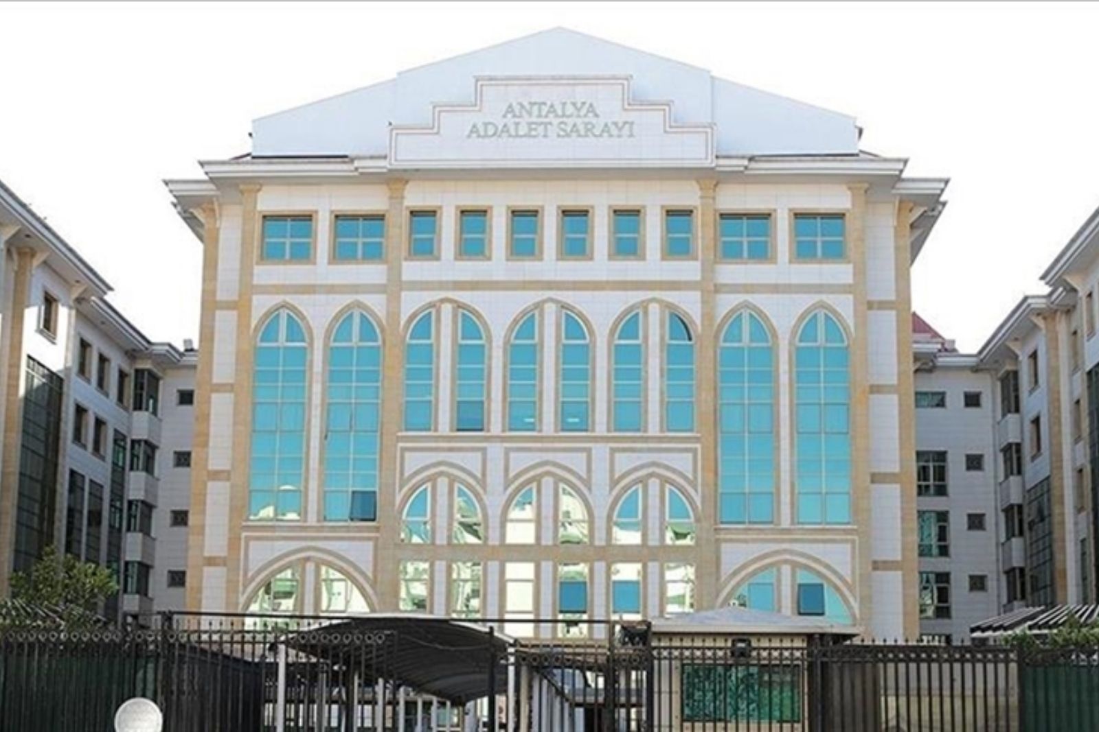 antalya buyuksehir belediyesi sorusturmasinda 8 supheli daha gozaltina alindi jkLAsAG6.jpg