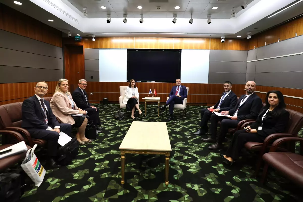 isikhan ve grahn laasonenden sosyal guvenlik gorusmesi FKyf37Rs.jpg