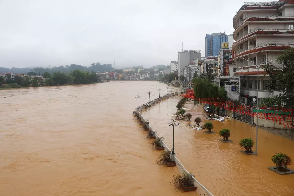 vietnamda sel felaketi 47 olu 130 yarali c2u2mRHT.jpg