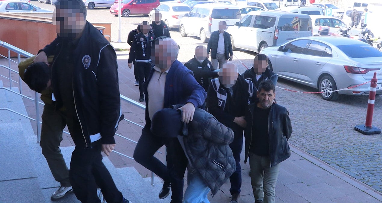 cankirida-uyusturucu-operasyonu-9-kisi-tutuklandi-39fhwKem