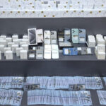 bayrami-firsata-cevireceklerdi-sahte-dolar-klonlanmis-telefon-polis-dolandiricinin-kirli-planini-cokertti-n1kwbuA6