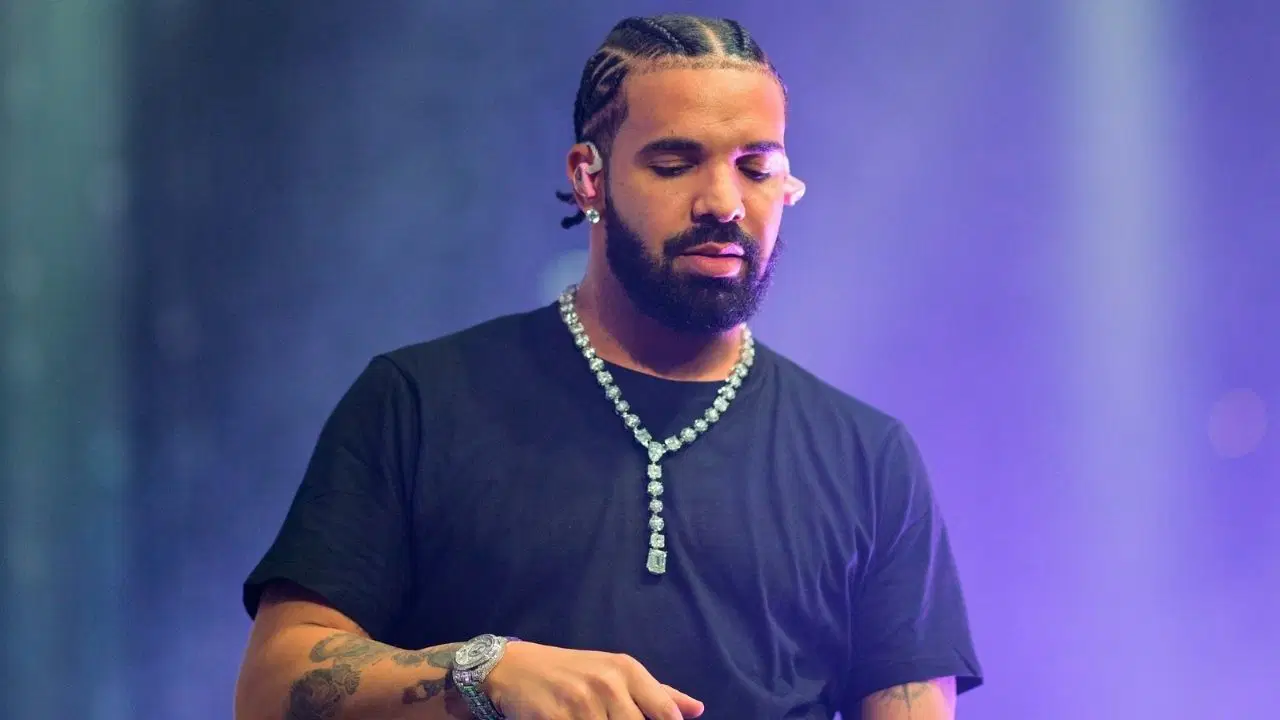 draketen-muzik-tarihinde-gorulmemis-hamle-ayni-anda-3-album-cikardi-rekorlari-altust-etti-nTqw2KHN