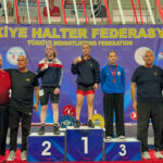 Genc halterci beyzanur ozturk bileciki gururlandirdi FzPteeUU
